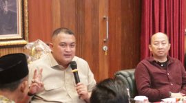 Rudy Susmanto Bersama Majelis Ulama Indonesia Tegaskan Fatwa Haram Buang Sampah, Perkuat Gerakan Moral Jaga Lingkungan.