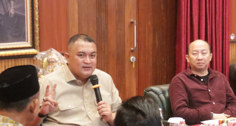 Rudy Susmanto Bersama Majelis Ulama Indonesia Tegaskan Fatwa Haram Buang Sampah, Perkuat Gerakan Moral Jaga Lingkungan.