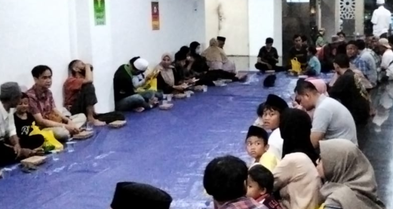 Ramadan Penuh Kebersamaan, Pemkab Bogor Gelar Iftar dan Berbagi Takjil di Dua Masjid.