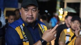 Tak Tunggu Pagi, Rudy Susmanto Cek Langsung Tambal Jalan Berlubang di Parung–Kemang.