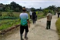 Pemdes Parakanjaya Bergerak Cepat, Sungai Ciracas dan Setu Salabenda Dibersihkan Serentak.