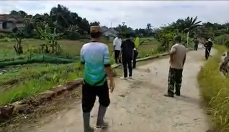 Pemdes Parakanjaya Bergerak Cepat, Sungai Ciracas dan Setu Salabenda Dibersihkan Serentak.