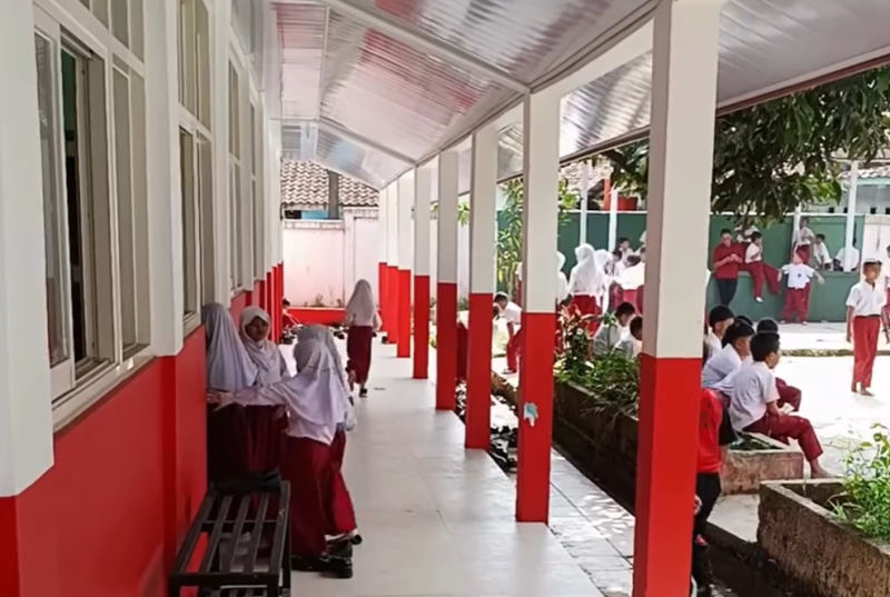 Tiga Ruang Kelas SDN Kuripan 02 Direhabilitasi, Rudy Susmanto Perkuat Komitmen Benahi Fasilitas Pendidikan.