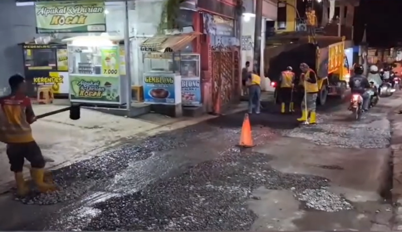 Pemeliharaan Jalan Gadog–Pasir Angin Bukit Pelangi Tingkatkan Kenyamanan Jalur Alternatif ke Puncak.