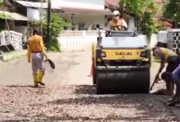 Respons Cepat Pemkab Bogor, Jalan Ace Tabrani Nanggung yang Rusak Kini Diperbaiki dengan Hotmix.