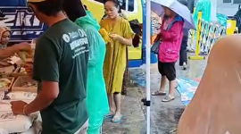 Diserbu Warga Meski Hujan, Gerakan Pangan Murah di Kemang Bantu Kebutuhan Ramadan.