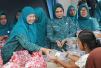 “Satu Langkah, Seribu Berkah”, TP PKK Kabupaten Bogor Berbagi Takjil Serentak di Bulan Ramadan.