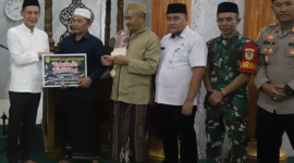 Tarawih Keliling di Sukaraja, Jaro Ade Ajak Masyarakat Perkuat Doa dan Kebersamaan.