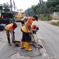 UPT Jalan Parung Perbaiki Ruas Jampang–Ciseeng–Prumpung Demi Keselamatan Pengendara.
