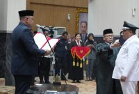 Rudy Susmanto Tekankan Kepemimpinan Berbasis Hati saat Lantik Kades Gunung Picung.