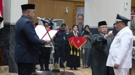 Rudy Susmanto Tekankan Kepemimpinan Berbasis Hati saat Lantik Kades Gunung Picung.