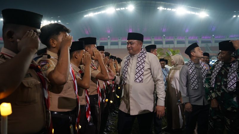 Pawai Obor Meriahkan Malam Takbiran di Bogor, Warga Bersatu Rayakan Kebersamaan. 