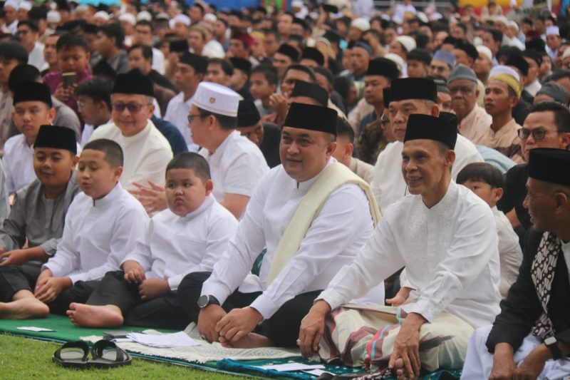 Kebersamaan Lebaran di Pakansari, Warga Bogor Rayakan Idul Fitri Penuh Sukacita. 