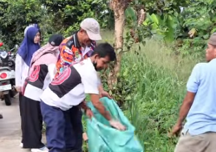 Aksi BESTI di Cipenjo, Warga Kompak Wujudkan Lingkungan Bersih dan Sehat.