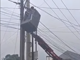 Respons Cepat Aduan Warga, Lampu Jalan Betet Gunungsindur Kini Kembali Menyala.