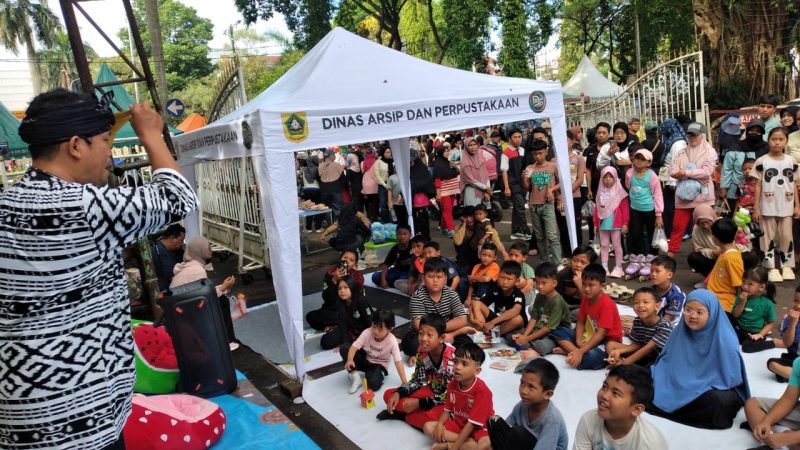 Perpustakaan Keliling Ramaikan CFD Tegar Beriman, Tingkatkan Minat Baca Warga Bogor. 