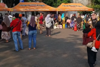 Gerakan Pangan Murah di Sukaraja Disambut Meriah, Warga Merasa Sangat Terbantu.