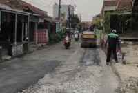 Instruksi Rudy Susmanto, DPU Benahi Jalan Cikampak–Gunung Bunder yang Rusak.