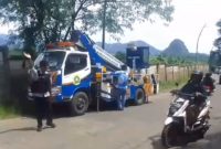 Pemkab Bogor Tindaklanjuti Aduan Warga Soal PJU Mati di Jalan Prada Samlawi. 