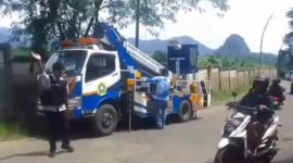 Pemkab Bogor Tindaklanjuti Aduan Warga Soal PJU Mati di Jalan Prada Samlawi. 