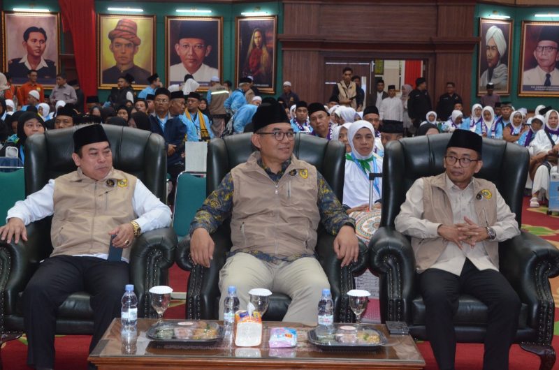 Pemkab Bogor Lepas Kloter 07 JKS, Jamaah Haji Diminta Utamakan Kesehatan dan Solidaritas. 
