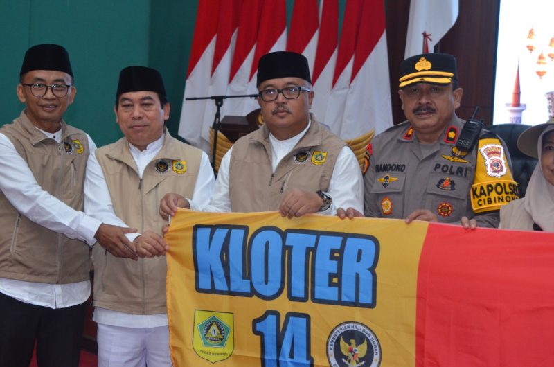 439 Jamaah Haji Kloter 14 Asal Bogor Dilepas, Siap Tunaikan Ibadah di Tanah Suci.