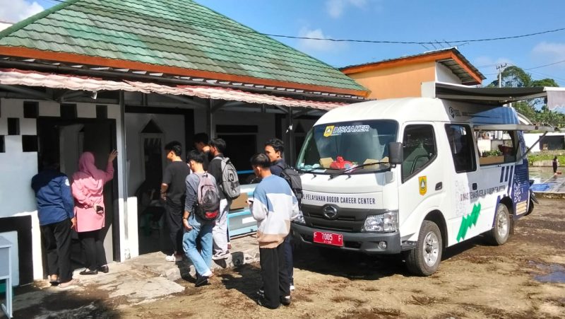 Tekan Pengangguran, Disnaker Kabupaten Bogor Hadirkan Layanan Kerja Langsung ke Sekolah.