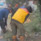 DPU Bogor Optimalkan Fungsi Drainase di Ruas Citeureup-Babakan Madang Demi Keselamatan Pengguna Jalan.