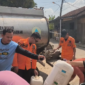 Respons Cepat Pemkab Bogor, BPBD Distribusikan Air Bersih untuk Warga Desa Sadeng Kolot.