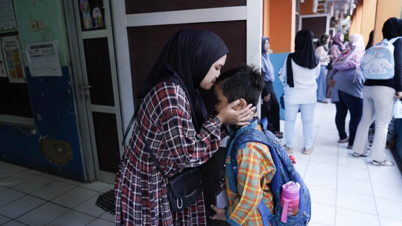 WFA Bukan Sekadar Kerja Fleksibel, ASN Pemkab Bogor Dampingi Anak Jalani MPLS.