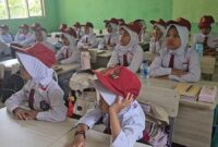 Hadirkan Solusi Cepat, Rudy Susmanto Prioritaskan Air Bersih untuk SDN 05 Lulut.