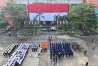 Bendera Merah Putih Raksasa Berkibar di Stadion Pakansari, Kobarkan Semangat Kemerdekaan.