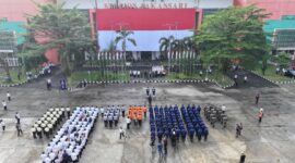 Bendera Merah Putih Raksasa Berkibar di Stadion Pakansari, Kobarkan Semangat Kemerdekaan.